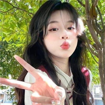 女儿别怕妈妈保护你